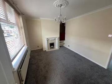 Cheap 3 bedroom terraced house for rent in Henry Taylor Street.