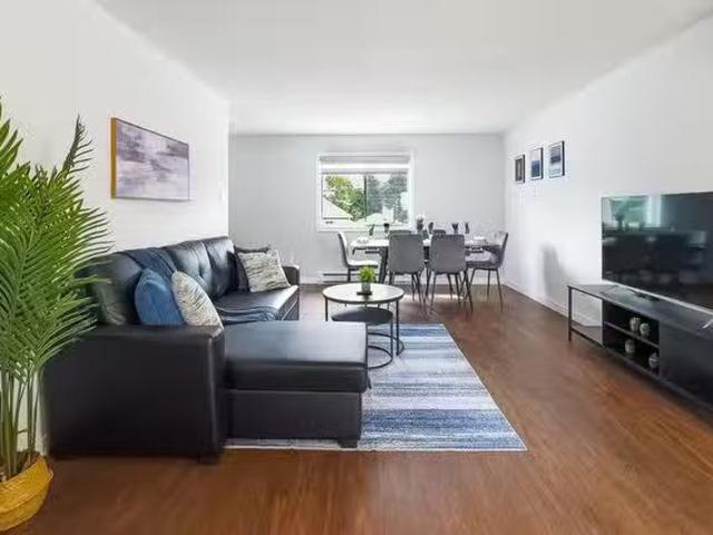 Cozy 3 BR Main Street