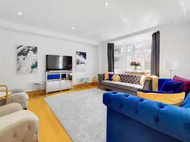 Nice 3 BR Brompton Road