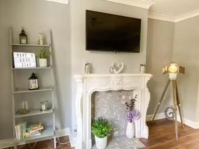 Just in! 3 BR Crawley Green Road