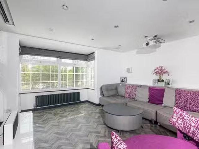 Unique 3 BR East Parade