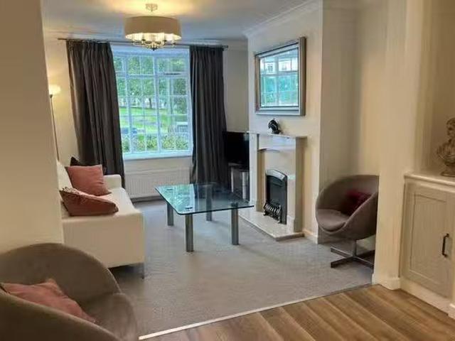 For Rent! 3 BR Ellacombe Road