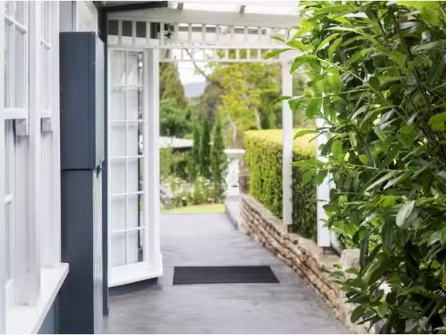 Unique 3 BR House/17 Old Bowral Road, BOWRAL House for rent L.