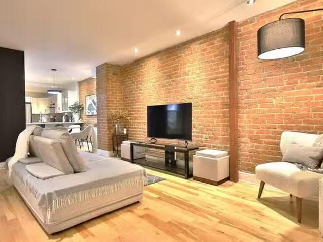 Unique 3 BR Rue Panet