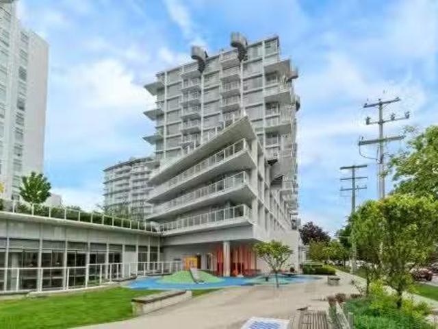 Just in! 3 BR Th Avenue E, Vancouver, BC, V5N 0G6 lease for.
