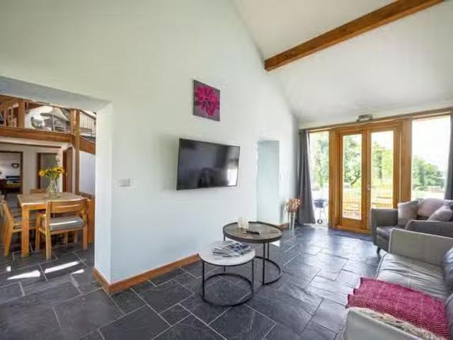 Deal! 3 BR V3J2+8R Llandeilo