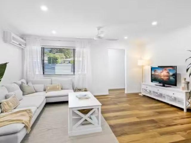 Cheap 3 BR 1/4 Tulip Lane, BUDERIM, QLD 4556 House for Rent
