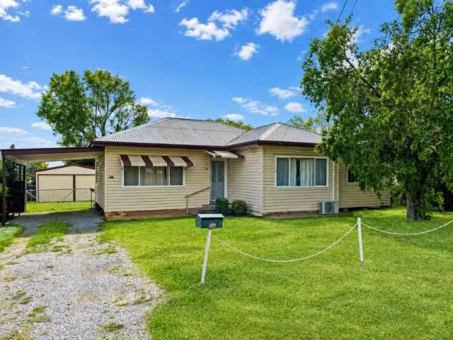 For Rent! 3 BR 156 Little Barber Street, Gunnedah House for re.