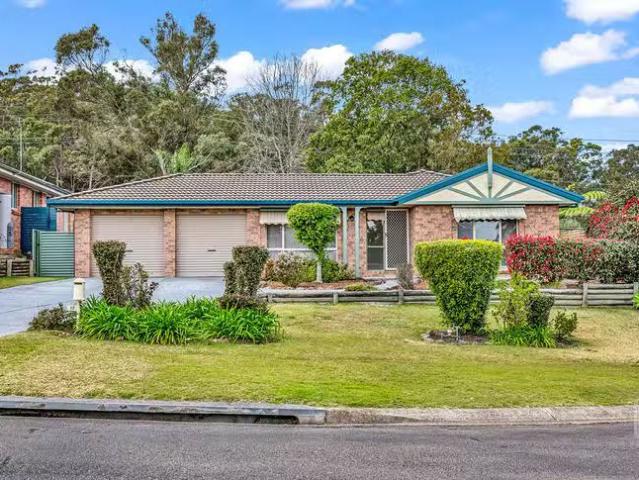 Deal! 3 BR 15 Nicole Close, Whitebridge, NSW 2290