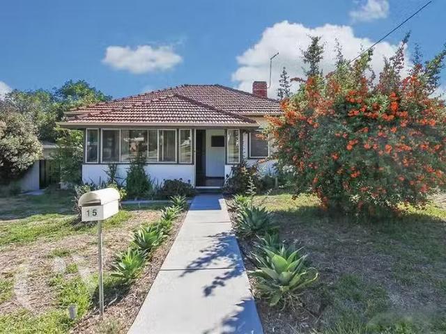 Cheap 3 BR 15 Yalgoo Avenue, White Gum Valley, WA 6162