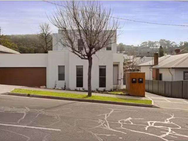 For Rent! 3 BR 1/612 Poole Street, ALBURY House for rent List.