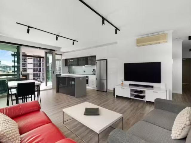 Nice 3 BR 16/89 Lambert Street, Kangaroo Point Apartment for r.