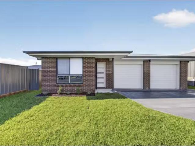 For Rent! 3 BR 17 Footwall Road, GILLIESTON HEIGHTS Property f.