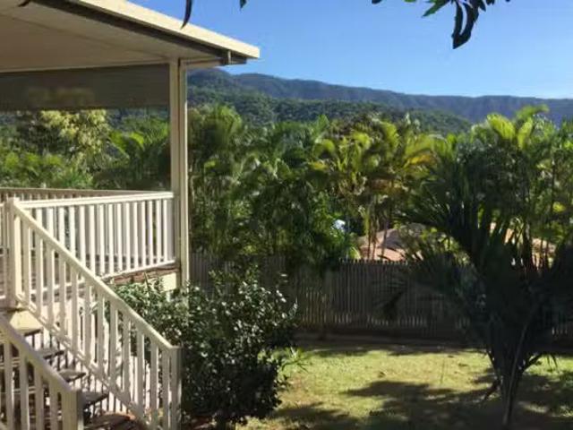 Cheap 3 BR 17 Lookout Terrace, Trinity Beach, QLD 4879