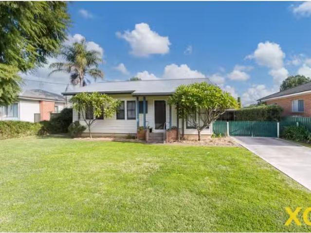 Rental! 3 BR 17 Susinteraction Street, Singleton House for ren.