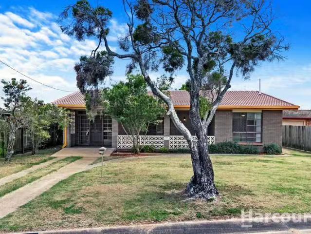 Nice 3 BR 17 South Street, URANGAN, QLD 4655 House for Rent