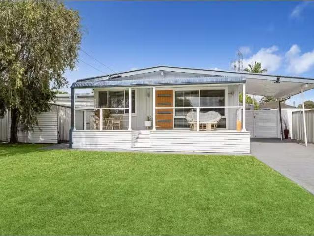 Unique 3 BR 17 Wallabah Way, KOONAWARRA House for rent Listed.