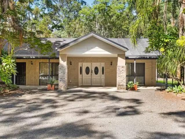 Unique 3 BR 17 25 Allawah Court, LOGAN VILLAGE, QLD 4207 Hou.