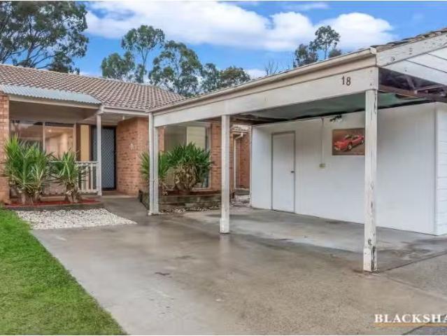 Just in! 3 BR 18/24 Beazley Crescent, Calwell Townhouse for re.