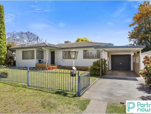 Cheap 3 BR 18 Willow Street, TAMWORTH House for rent Listed b.