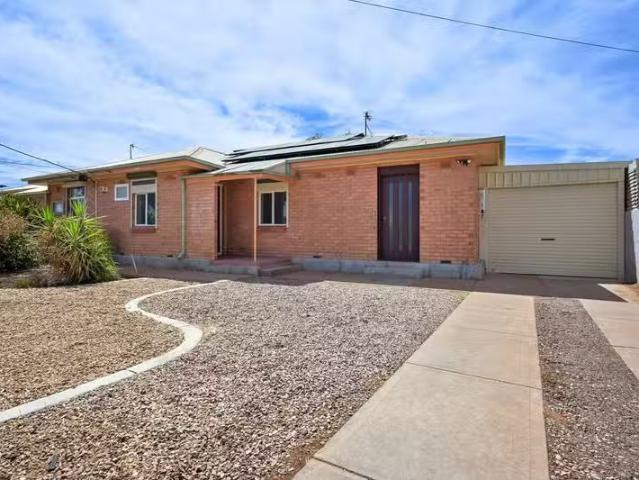 Rental! 3 BR 18 Winton Street, WHYALLA STUART, SA 5608 House.