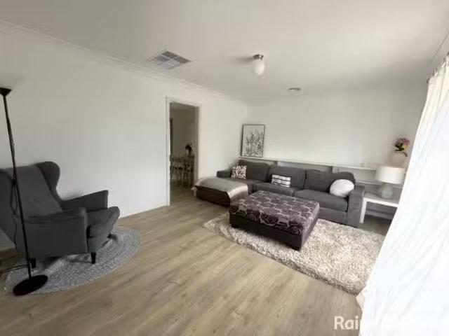Cheap 3 BR 19 Mason Street, WAGGA WAGGA House for rent Listed.