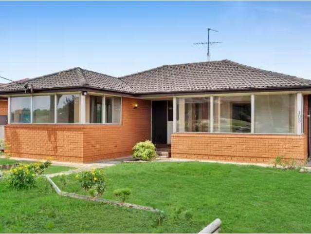 Just in! 3 BR 105 Doncaster Avenue, Narellan House for rent L.