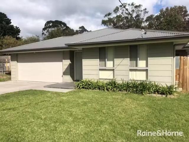 Just in! 3 BR 10 Monterey Avenue, MOSS VALE House for rent Li.
