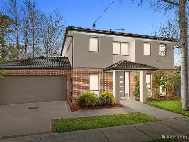 Cozy 3 BR 10 Carlyle Street, Croydon, VIC 3136
