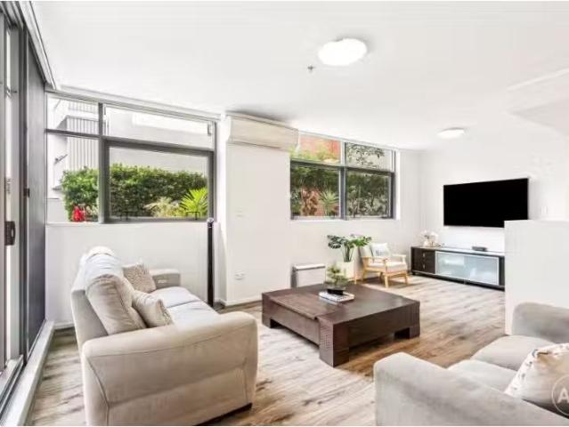 Cozy 3 BR 111/1 Bruce Bennetts Place, Maroubra Apartment for r.