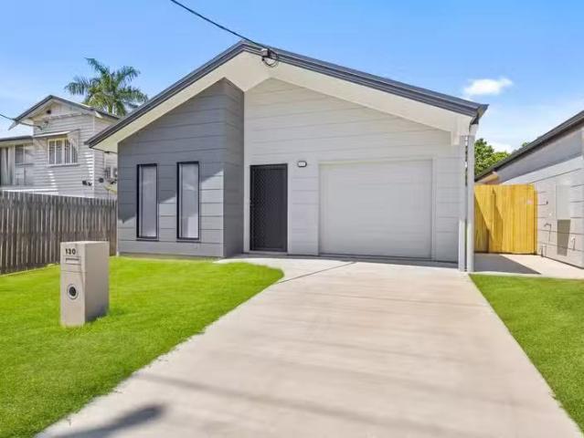 Cheap 3 BR 1/130 High Street, BERSERKER, QLD 4701 Unit for R.
