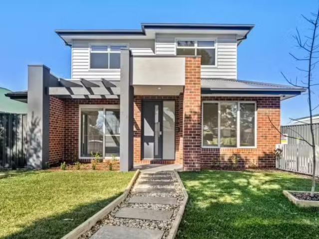 For Rent! 3 BR 1/16 Dundee Street, Reservoir VIC 3073 Townho.