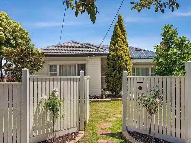 Cheap 3 BR 1/19 Banksia Street, Clayton, VIC 3168