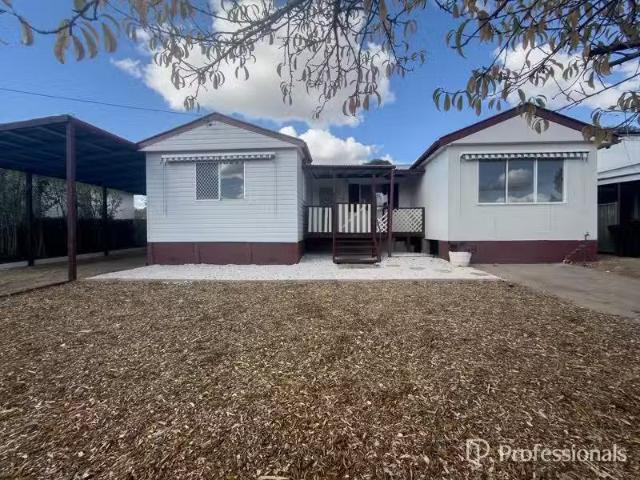 Unique 3 BR 11 Nancy Street, SOUTH TAMWORTH House for rent Li.