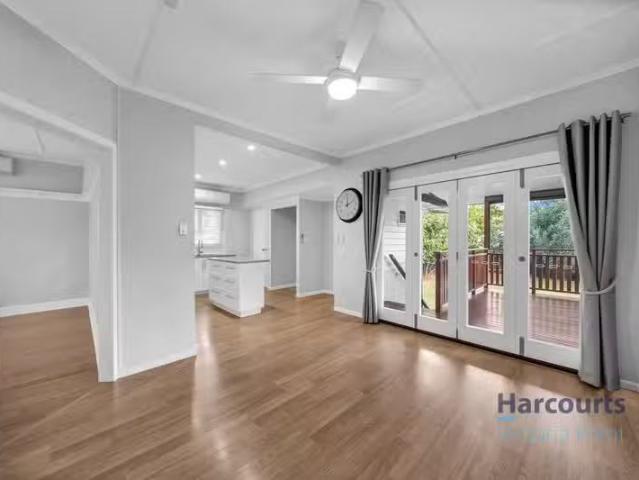 Just in! 3 BR 11 Wilson Street, VICTORIA POINT, QLD 4165 Hou.