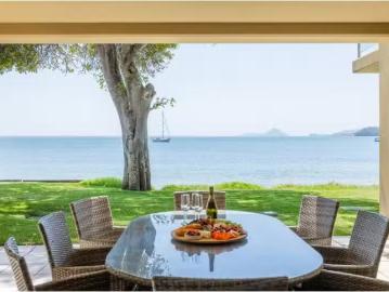 Deal! 3 BR 1/211 Soldiers Point Road, Salamander Bay Townhouse.
