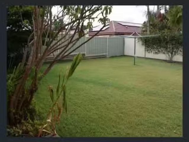 Cheap 3 BR 124 South Seas Drive, ASHTONFIELD Property for rent.