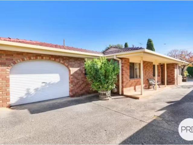 Charming 3 BR 1/265 Mount Street, EAST ALBURY Townhouse for re.