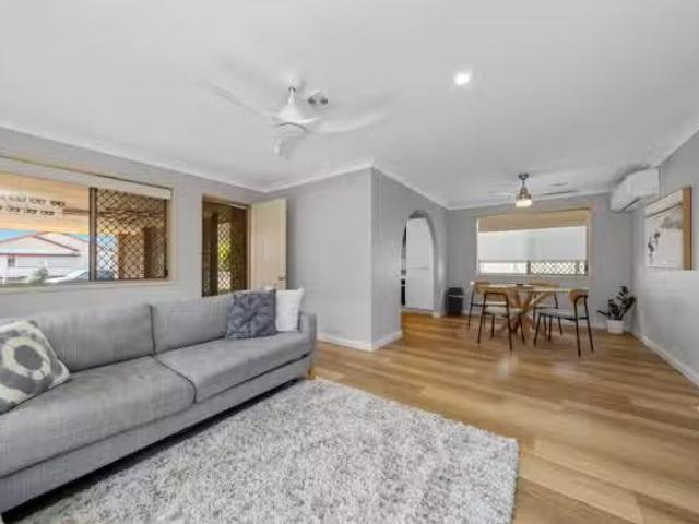 Just in! 3 BR 128 Preston Road, MANLY WEST, QLD 4179 House f.