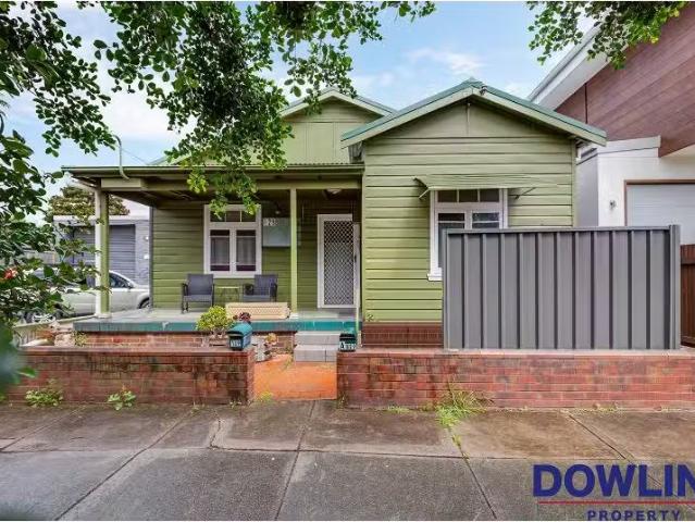 Cozy 3 BR 129 Hill Street, Carrington House for rent Listed b.