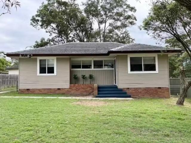 Rental! 3 BR 132 Watt Street, Raymond Terrace House for rent.