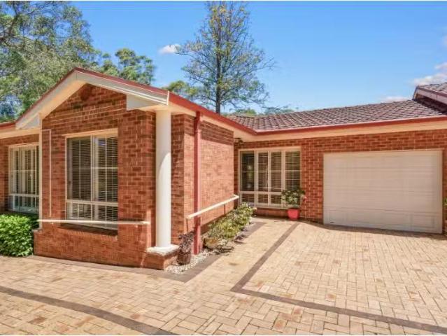 Just in! 3 BR 1/37 Copeland Road, Beecroft Apartment for rent.