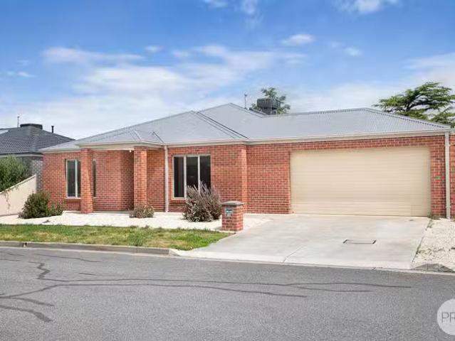For Rent! 3 BR 13 Monastery Drive, Wendouree, VIC 3355