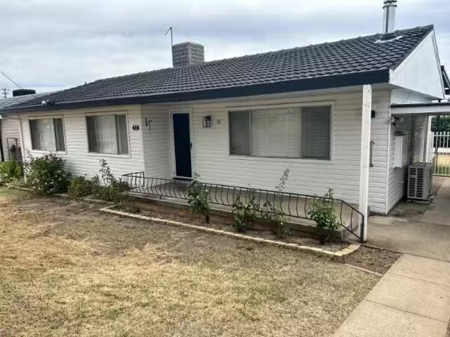 Cheap 3 BR 13 Coorong Street, TAMWORTH House for rent Listed.