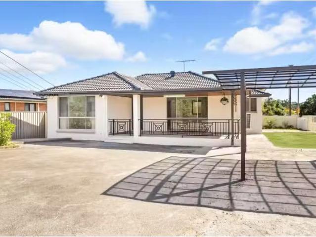 Cheap 3 BR 1 Huddleston Street, COLYTON House for rent Listed.