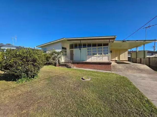 Charming 3 BR 24 Kanangra Drive, Taree, NSW 2430