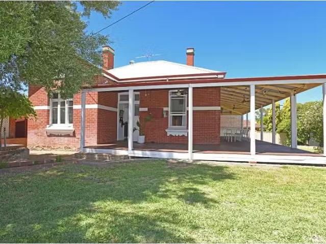Just in! 3 BR 268 Preston Point Road, BICTON House for rent L.