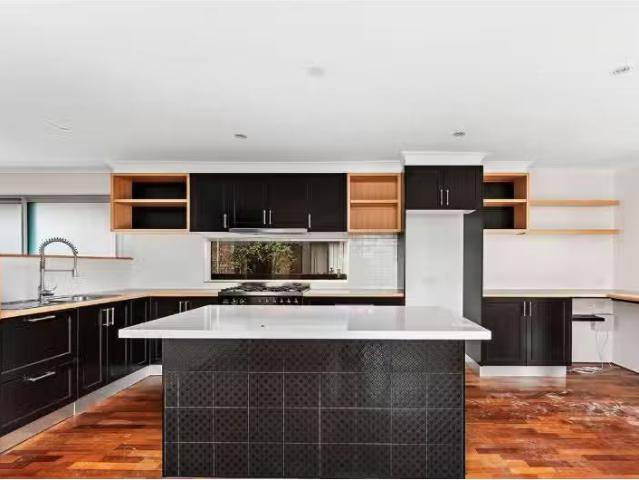 Cozy 3 BR 26 Kent St, Bellambi House for rent Listed by Jade.