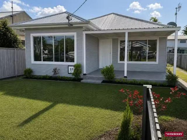 Cheap 3 BR 27 Britannia Street, Umina Beach Property for rent.