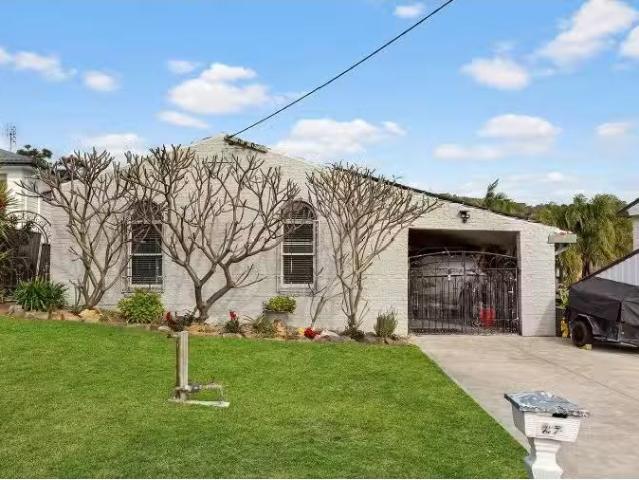 Cheap 3 BR 27 Exford Avenue, MACQUARIE HILLS House for rent L.